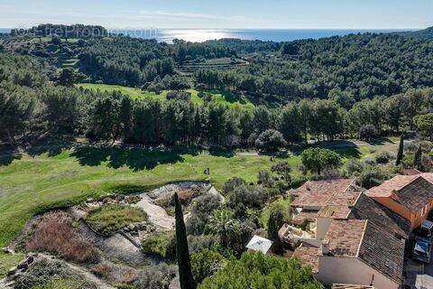 Maison à SAINT-CYR-SUR-MER