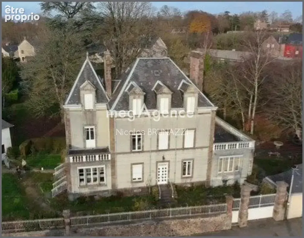 Maison à AMBRIERES-LES-VALLEES