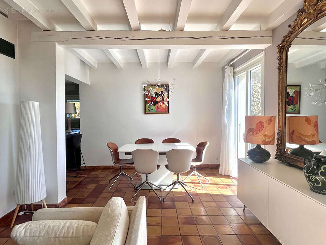 Maison à VEYRAS