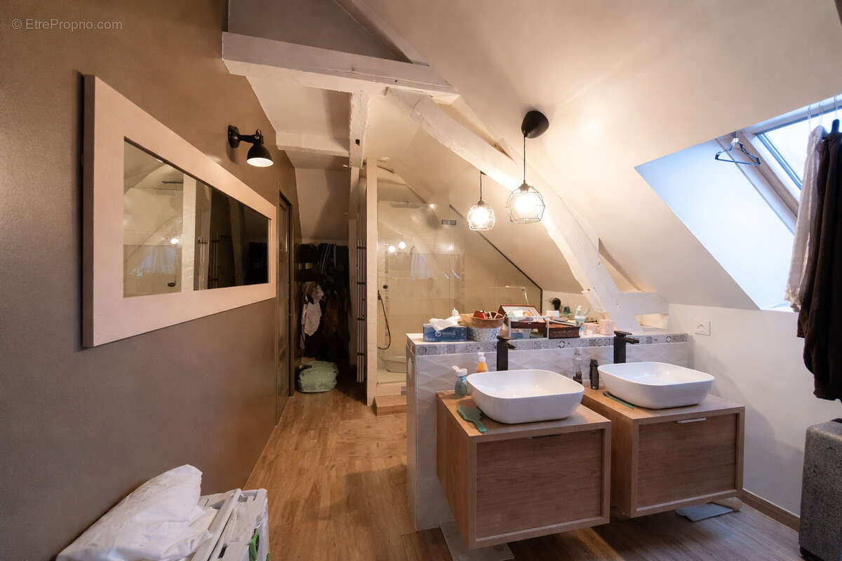 Maison à NEUVY-EN-CHAMPAGNE