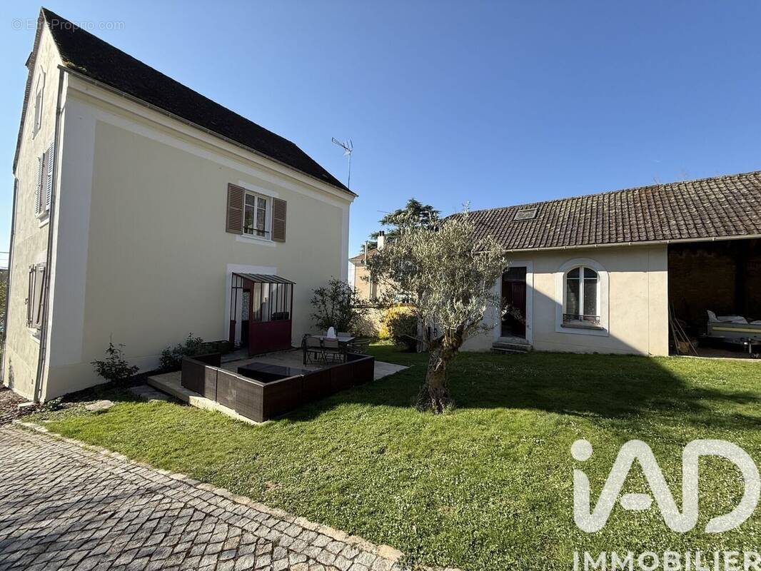 Photo 1 - Maison à LE MEE-SUR-SEINE