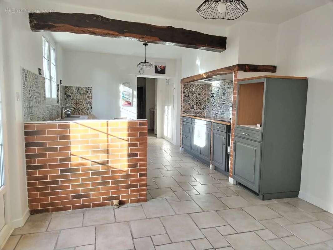 Maison à REMAUVILLE