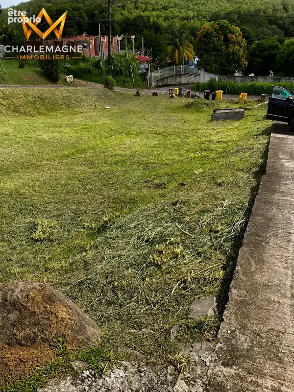 Terrain à DUCOS