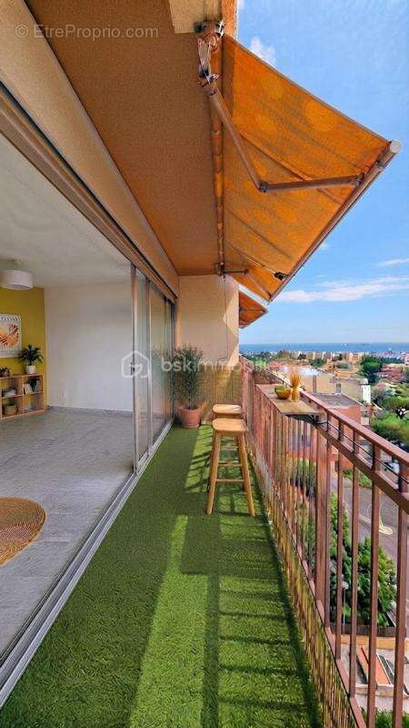 Cagnes-sur-mer – 2 pièces traversant avec vue mer panoramique, piscine, parking et cave - photo 4