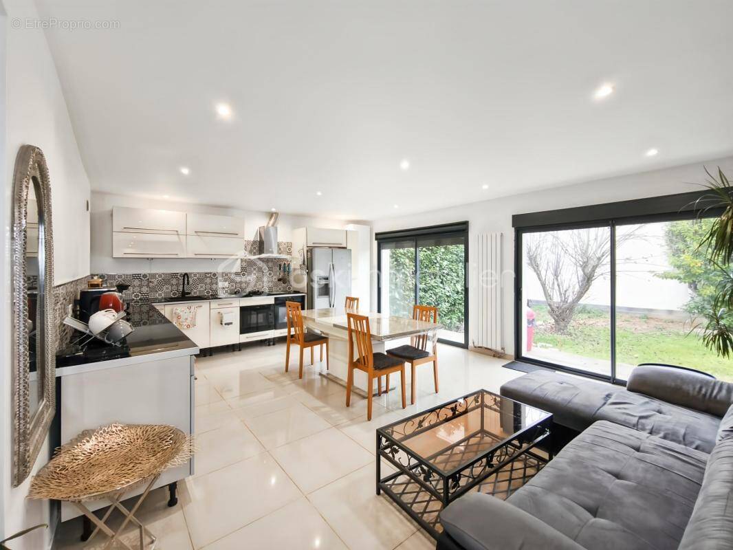 Maison à GOUSSAINVILLE