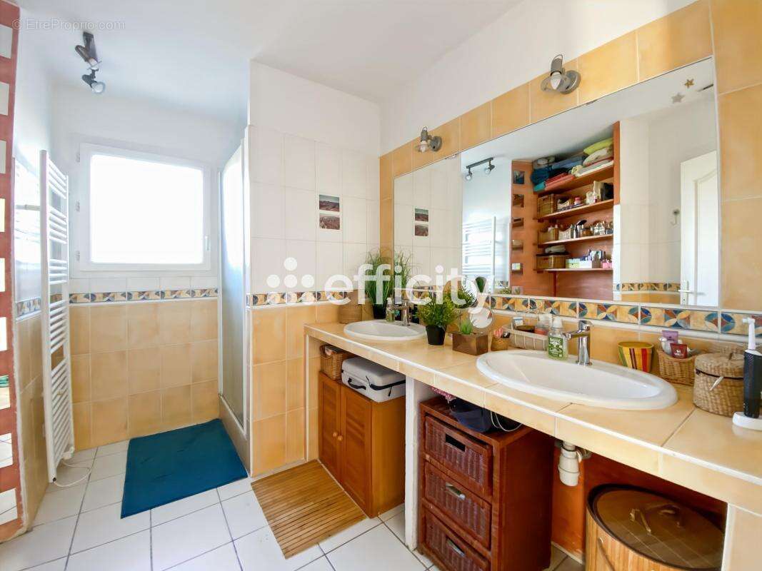 Maison à MONTUSSAN