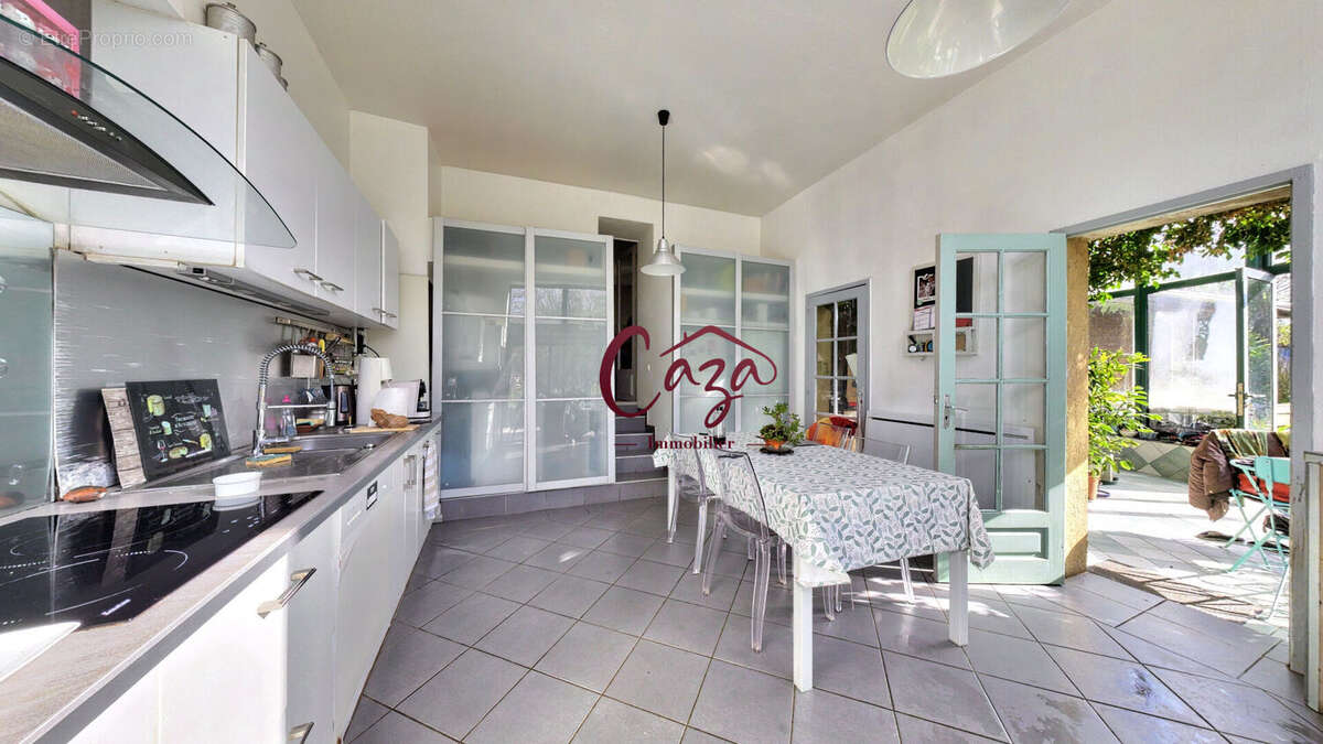 Maison à FARGUES-SAINT-HILAIRE