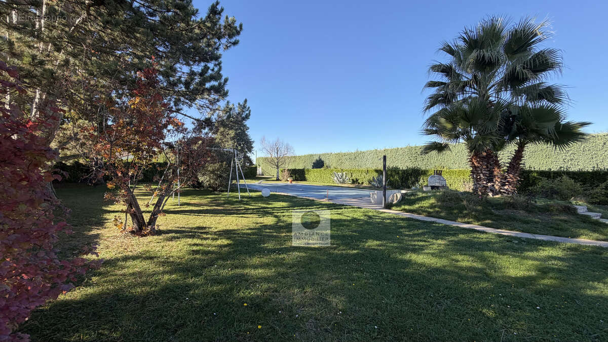 Maison à CHATEAUNEUF-SUR-ISERE