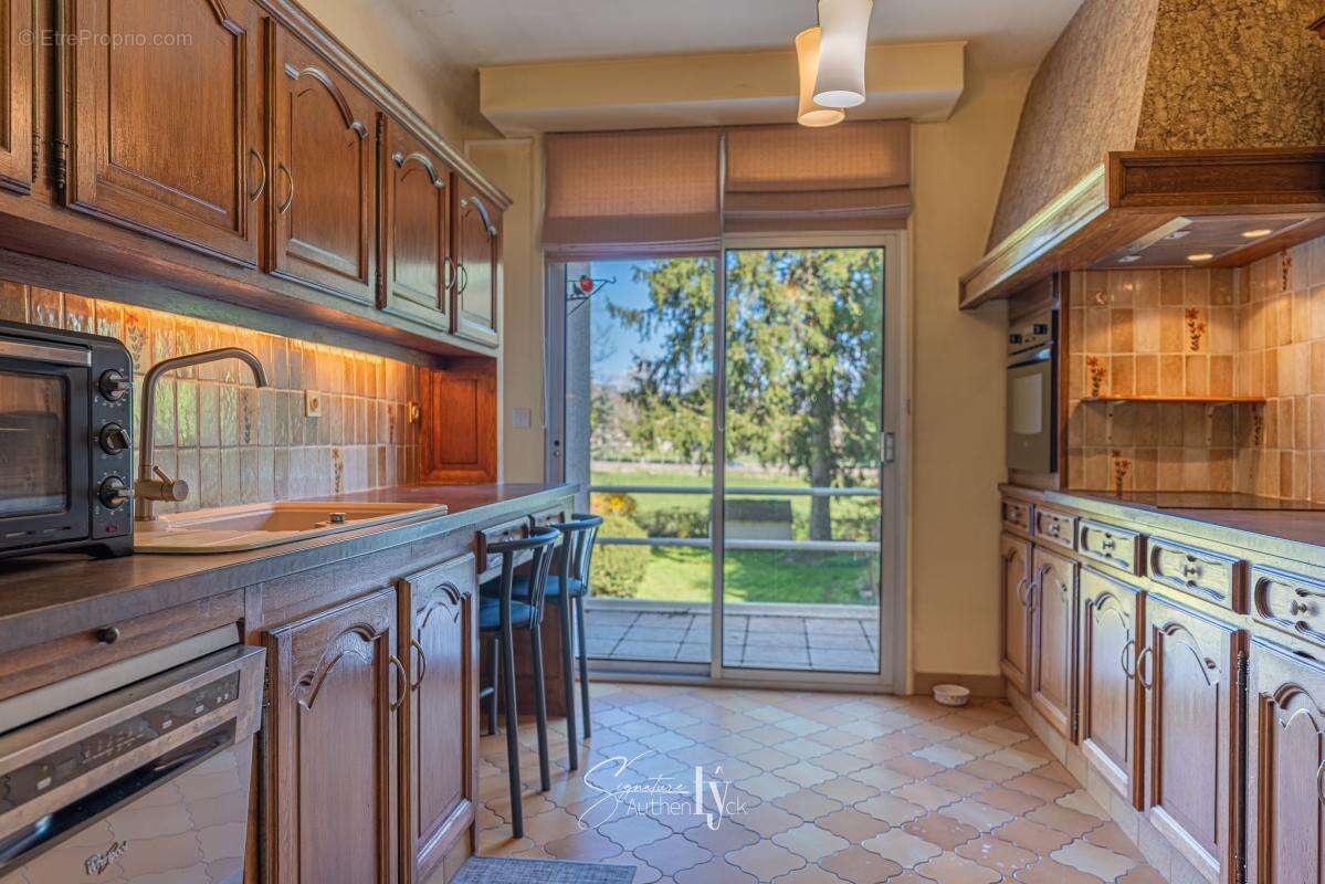 Appartement à SAINT-ETIENNE-DE-FURSAC