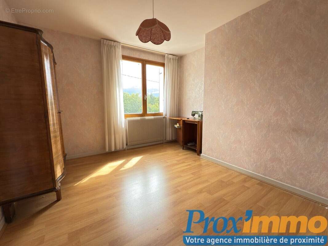 Maison à MIRIBEL-LES-ECHELLES