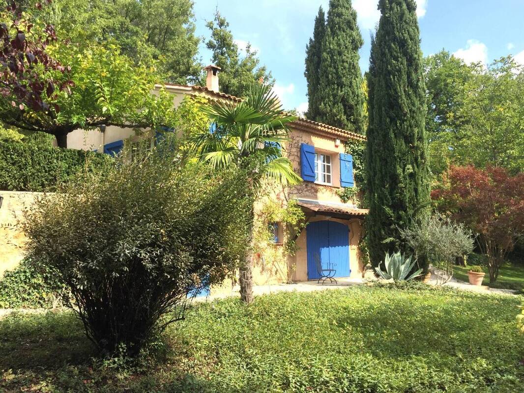 Maison à MONTFERRAT