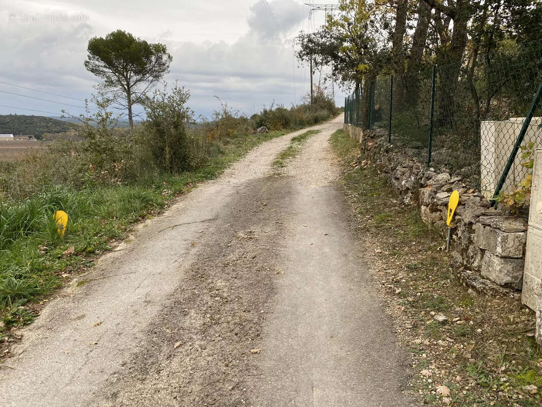 Terrain à FLASSANS-SUR-ISSOLE