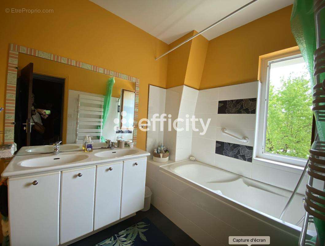 Maison 150 m² à Feurs  - photo 15