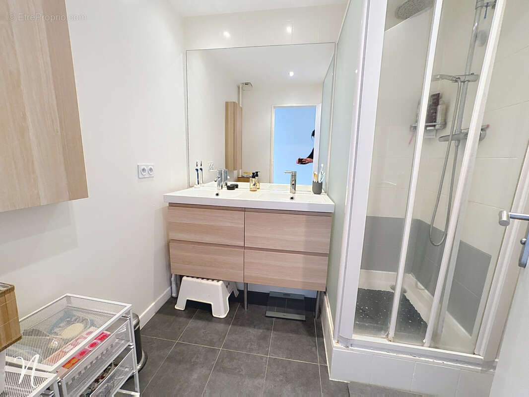 Appartement à SAINT-GENIS-LAVAL