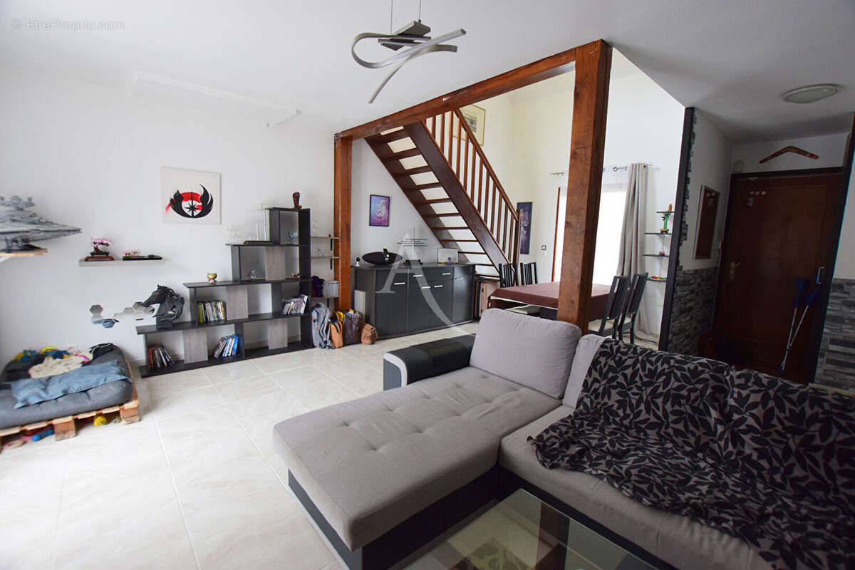 Maison à MONTIGNY-LENCOUP