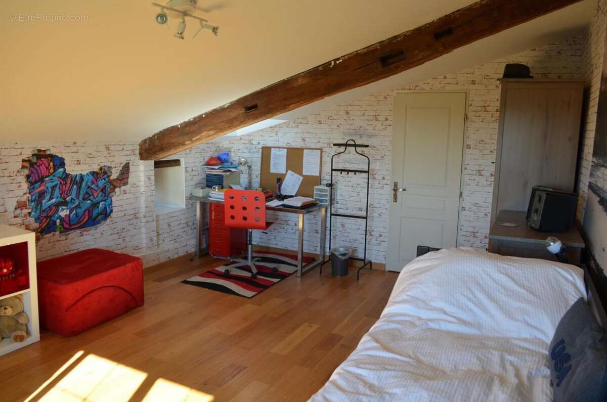 Maison à LES LEVES-ET-THOUMEYRAGUES