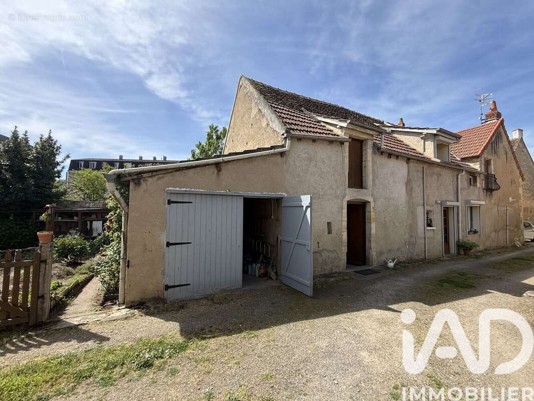 Photo 2 - Maison à SAINT-AMAND-MONTROND
