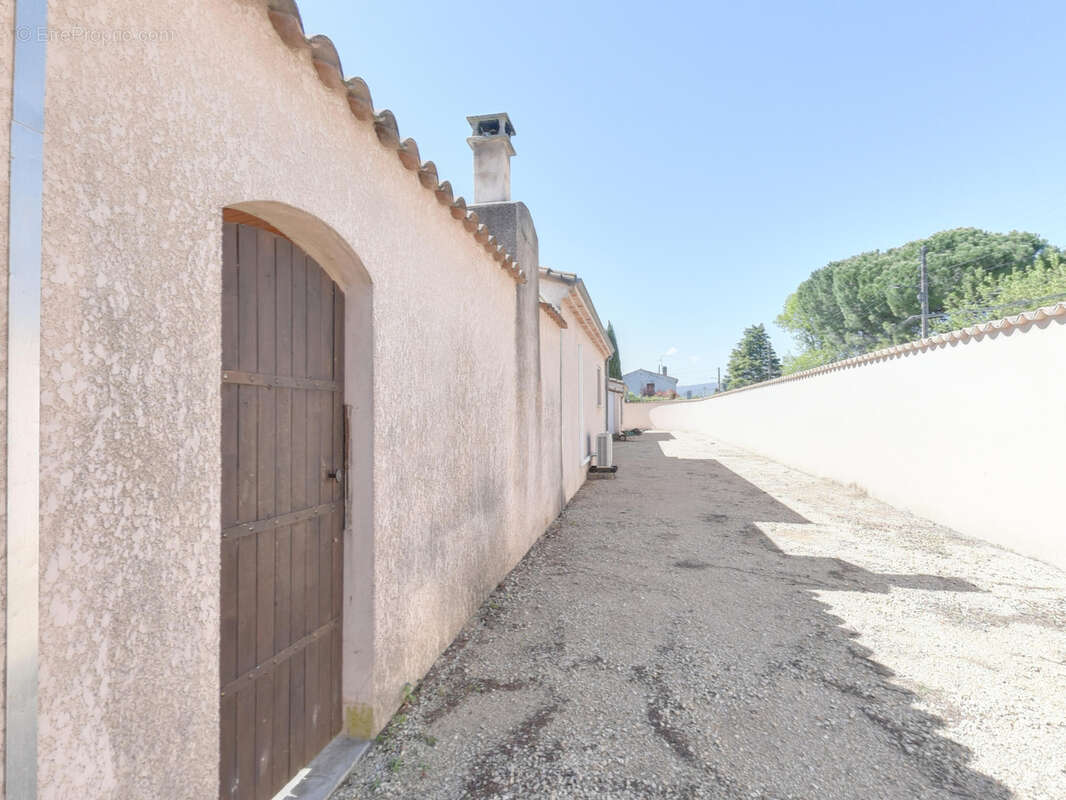 Maison à MONTELIMAR