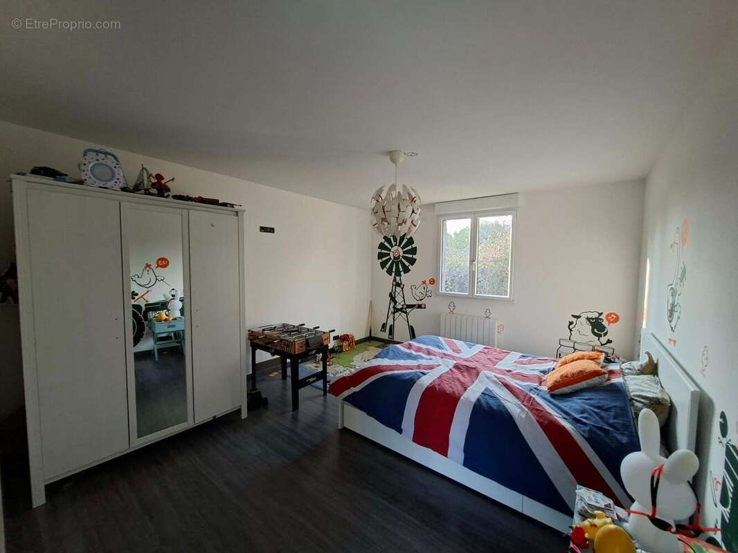 Maison 147 m² à Saint-Antonin-De-Sommaire  - photo 4