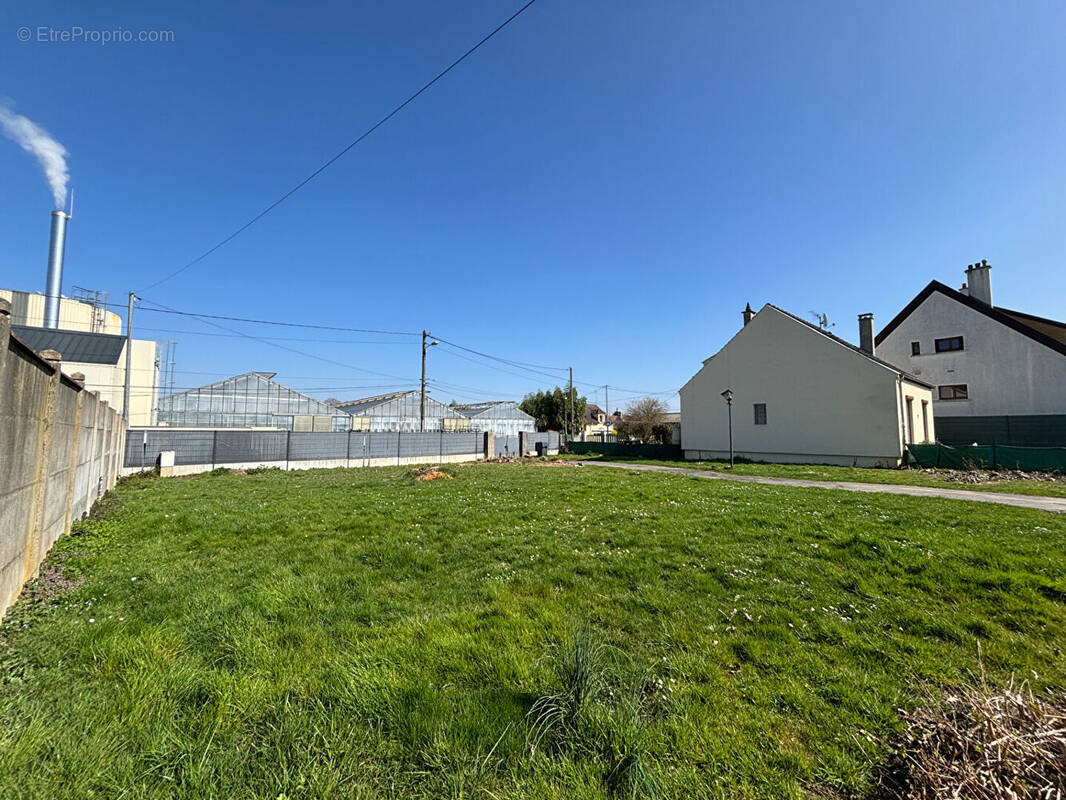 Terrain à FAREMOUTIERS