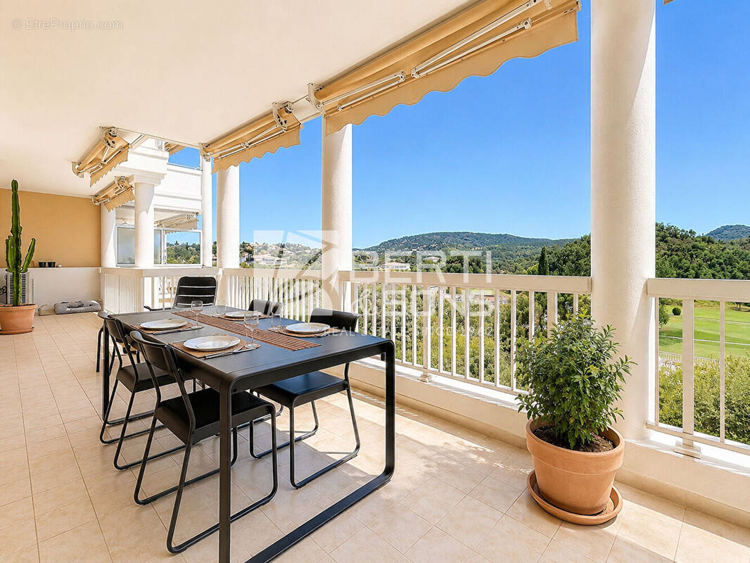 Appartement à MANDELIEU-LA-NAPOULE