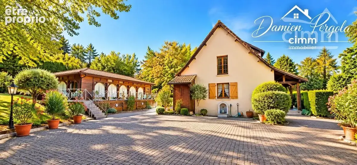 Une propriété pensée pour le bien-être : 273 m² habitables, piscine chauffée couverte et plus de 5 000 m² de terrain » - photo 4