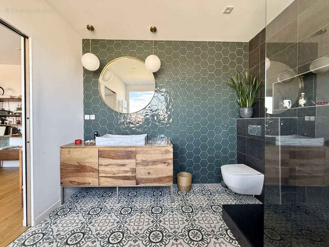 Appartement à MARSEILLE-6E