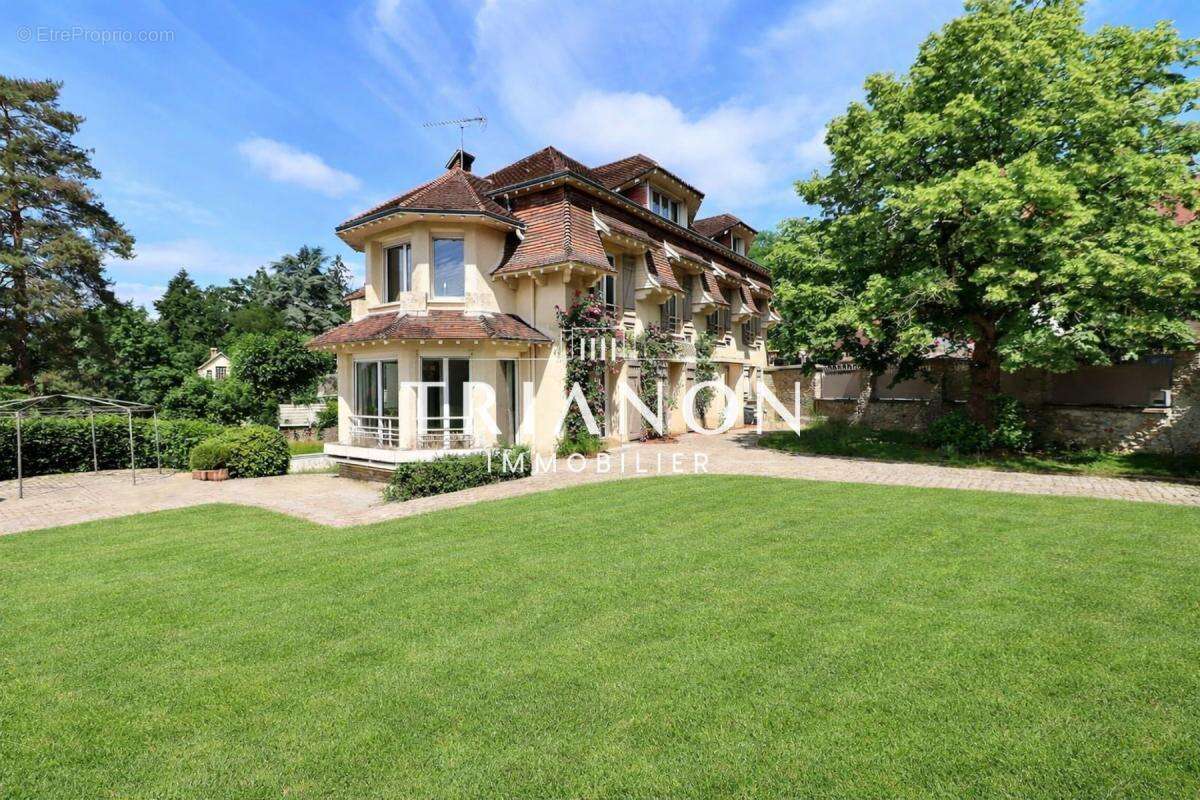 Maison bourgeoise de 245 m² avec  piscine, terrain 1.500 m² - photo 13
