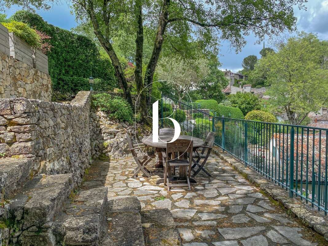 Maison à BARJAC
