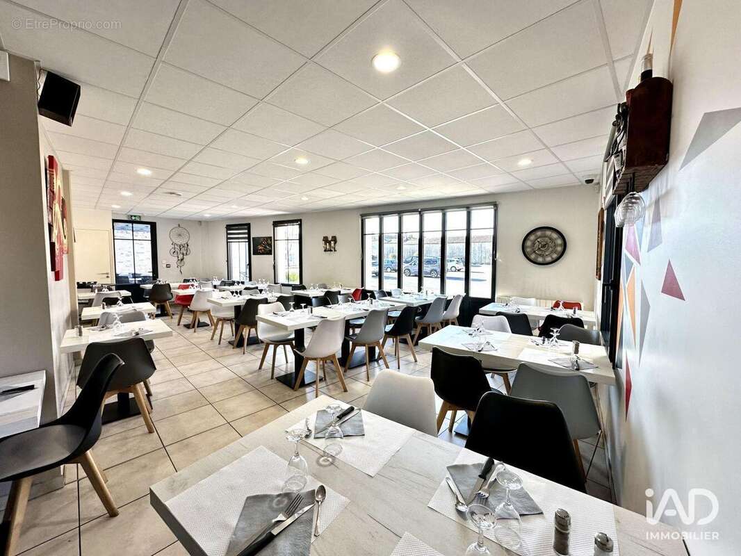 Photo 4 - Commerce à BEAUFOU