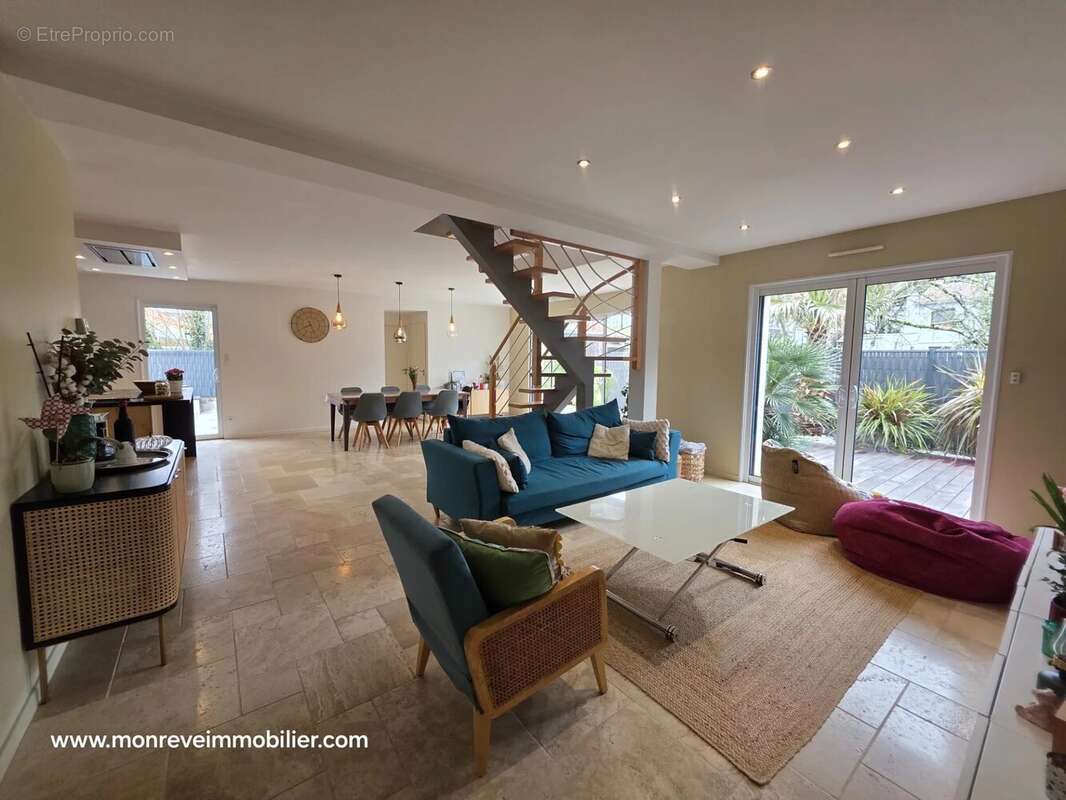 Maison à BOUGUENAIS