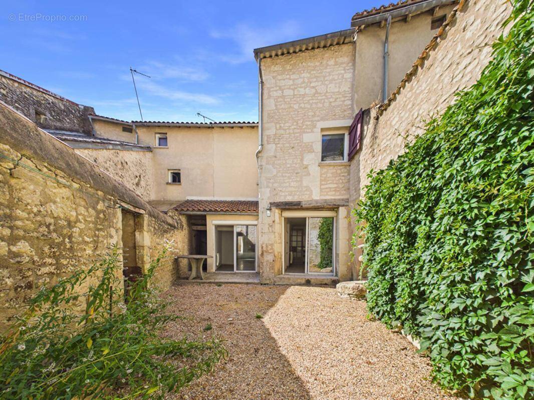 Maison à MIREBEAU