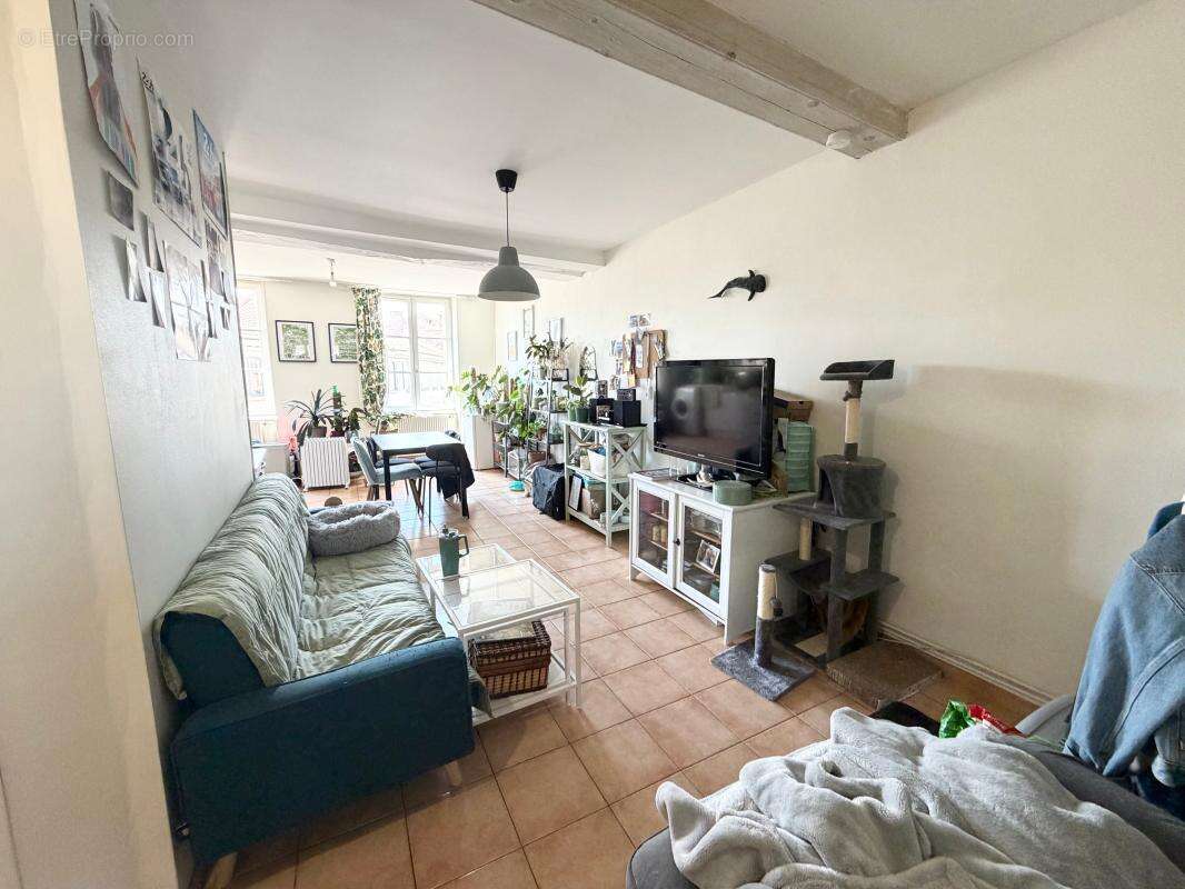 Appartement à L'ARBRESLE