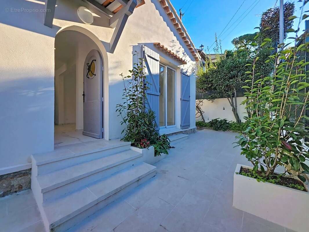 Nouveaute : maison de ville individuelle - 4p en parfait etat et au calme ! - photo 2