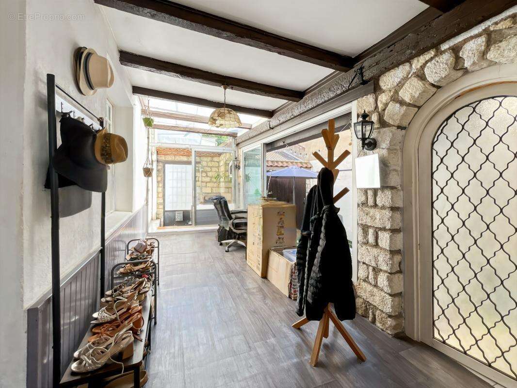 Maison de ville avec grande cour et stockage– Proche médiathèque de Béziers - photo 6
