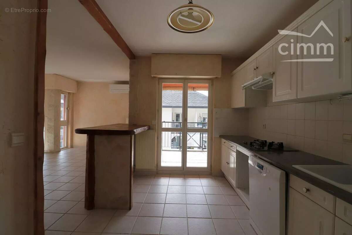 Appartement à CHALLES-LES-EAUX