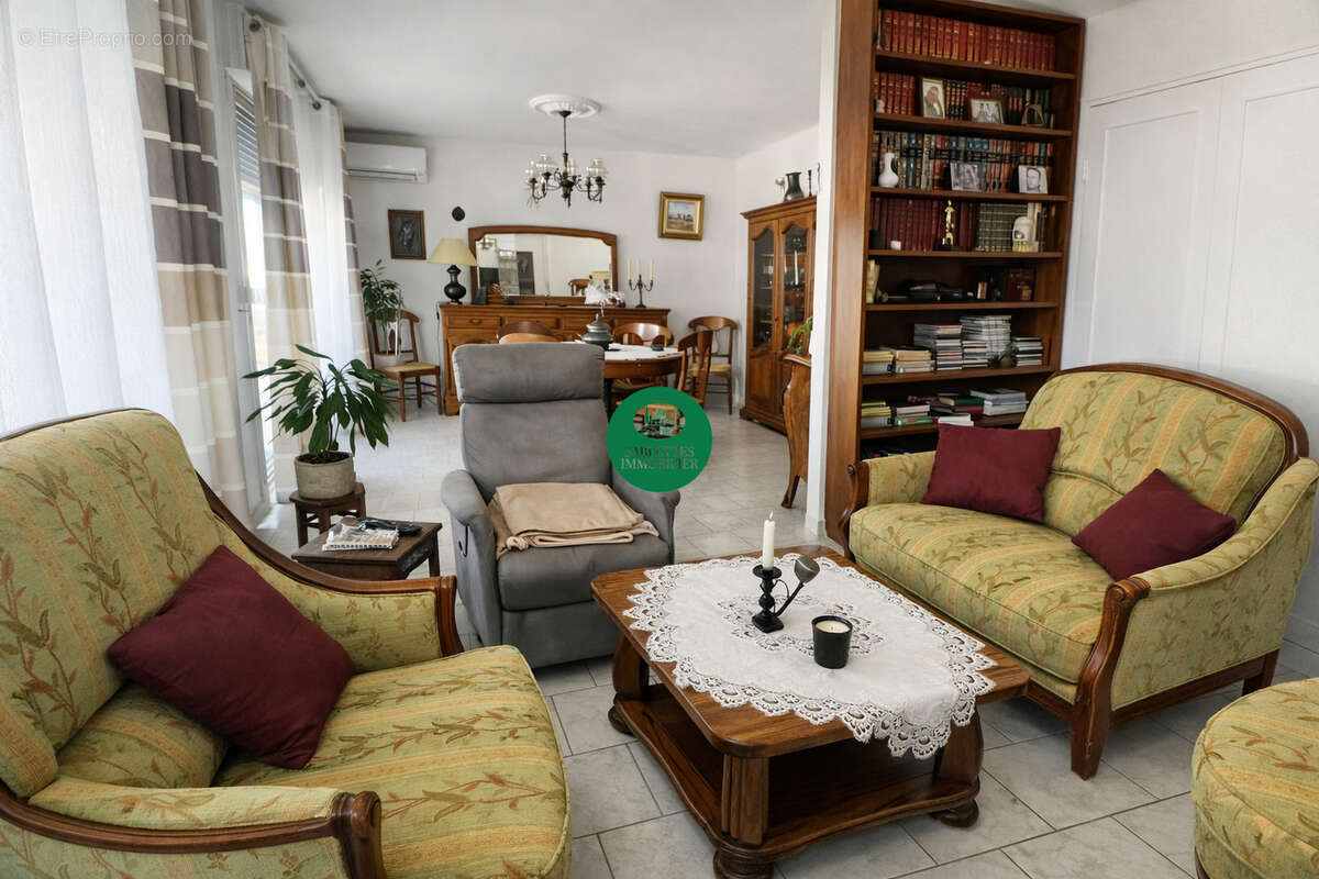 Appartement à SIX-FOURS-LES-PLAGES