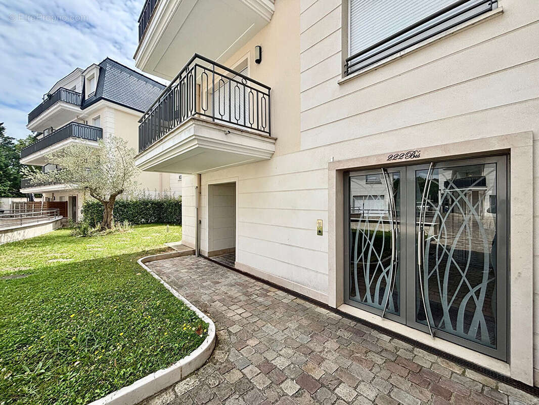 Appartement à SAINTE-GENEVIEVE-DES-BOIS