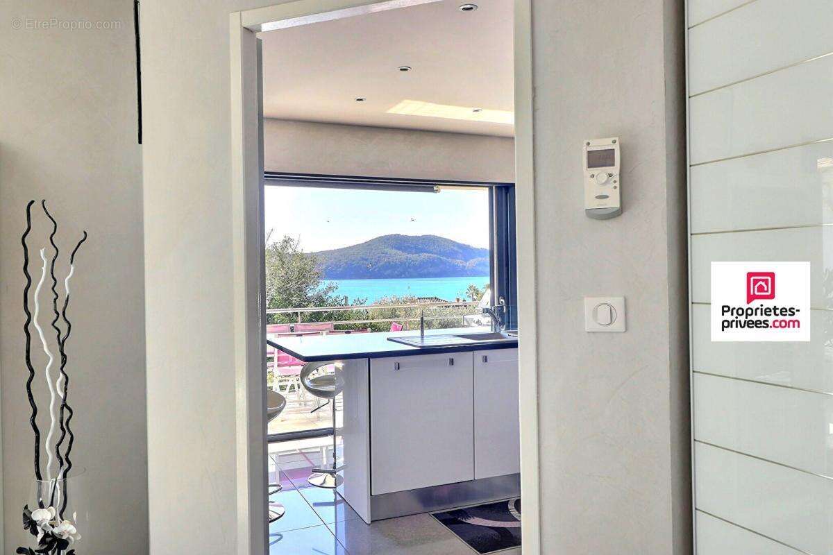 Maison à SAINT-CYR-SUR-MER