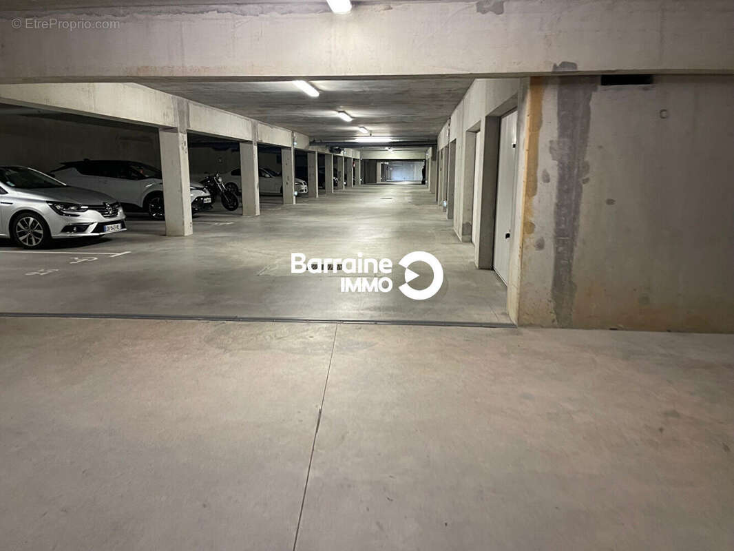A vendre - exclusivite - brest saint-pierre t2 avec locataire en place - photo 11