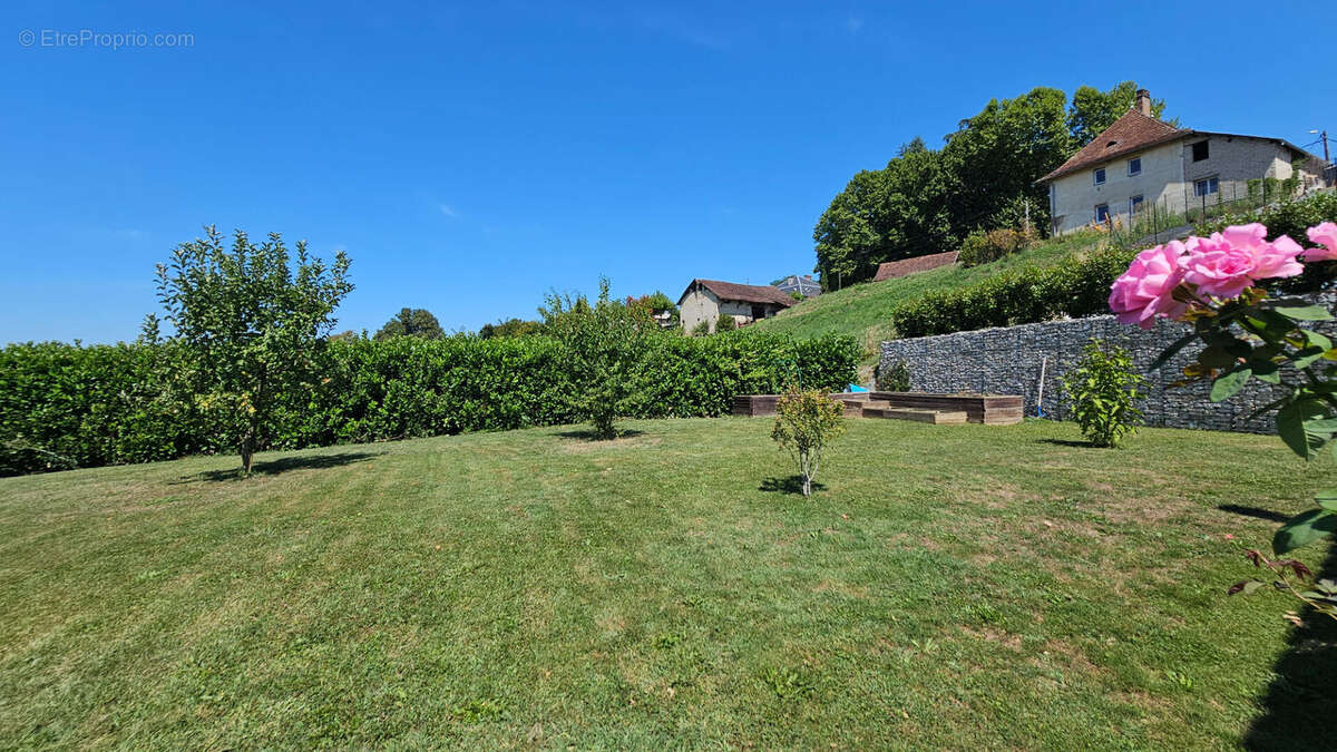Maison à SAINT-GENIX-SUR-GUIERS