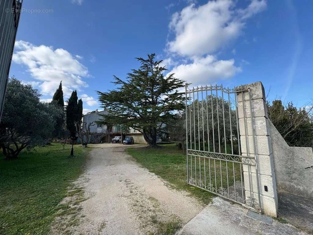 Maison à SAINT-MARTIN-DE-CRAU