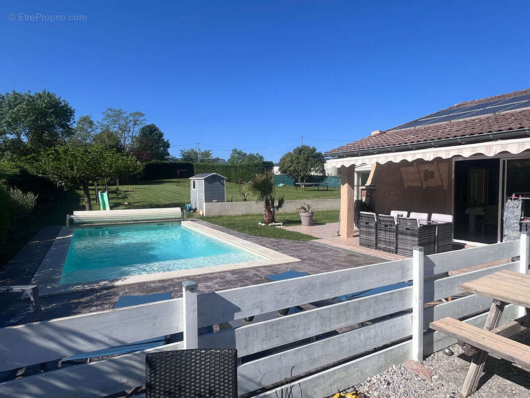 Maison à SAINT-LAGER-BRESSAC
