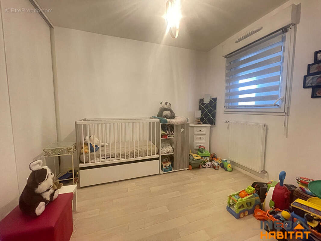 Appartement à LA MEZIERE