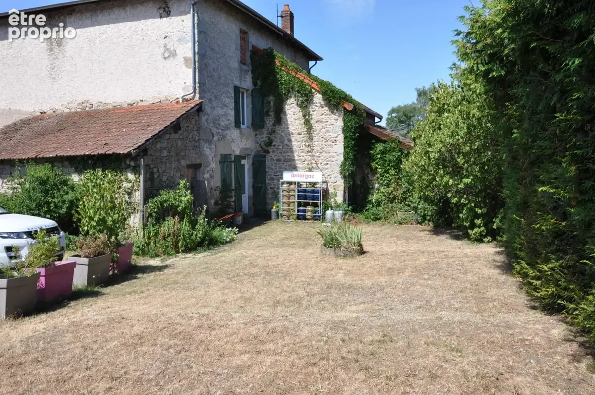 En montagne bourbonnaise, bel ensemble immobilier composé d'un commerce, d'un logement, et d'un fort potentiel - photo 20