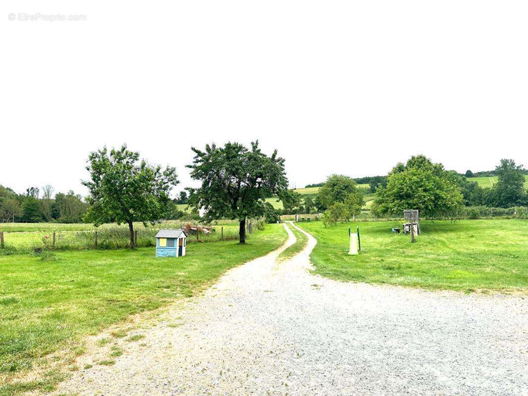 Maison à VICQ-SUR-NAHON