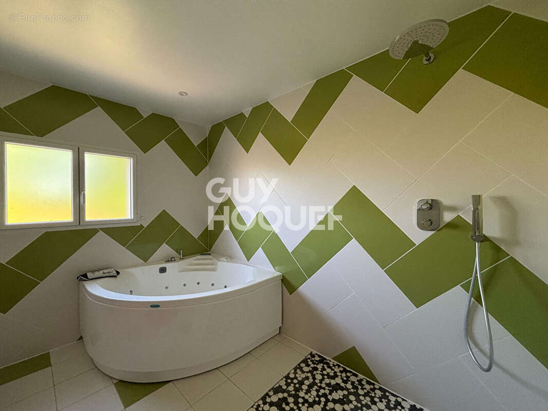 Maison à COURVILLE-SUR-EURE