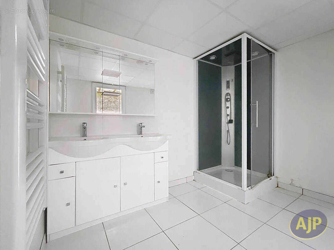 Maison à SAINT-VINCENT-SUR-OUST