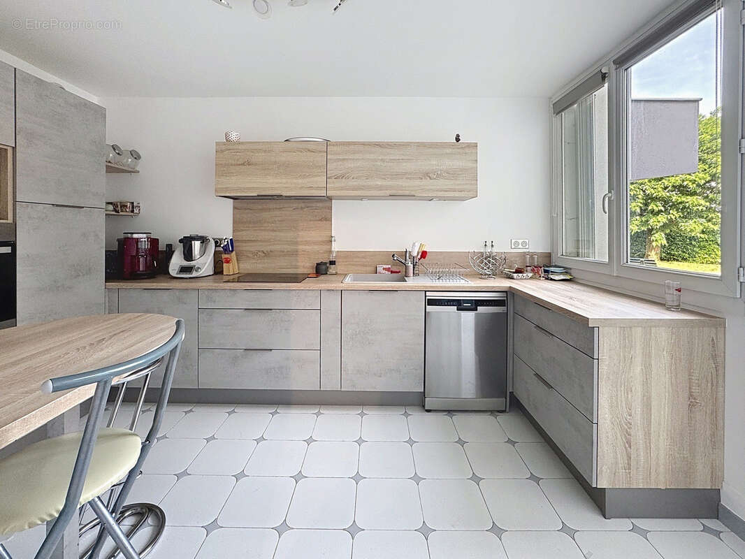 Appartement à SAINT-GENIS-LAVAL