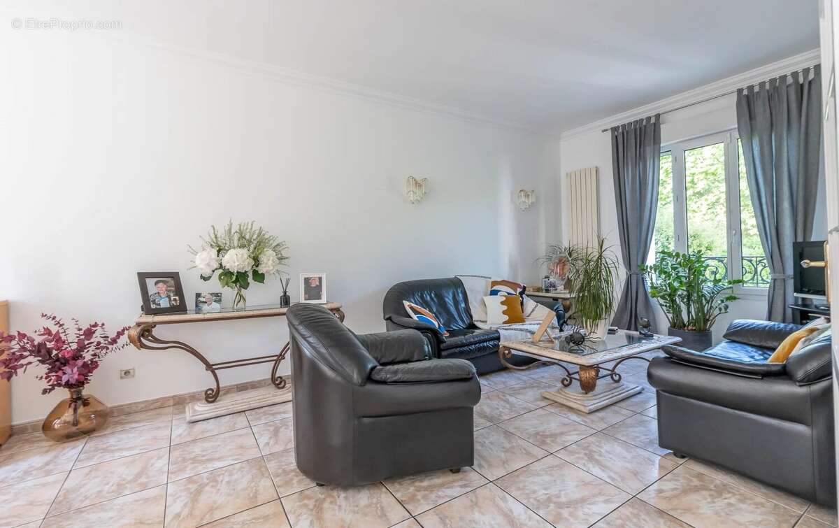 Maison à LE PERREUX-SUR-MARNE